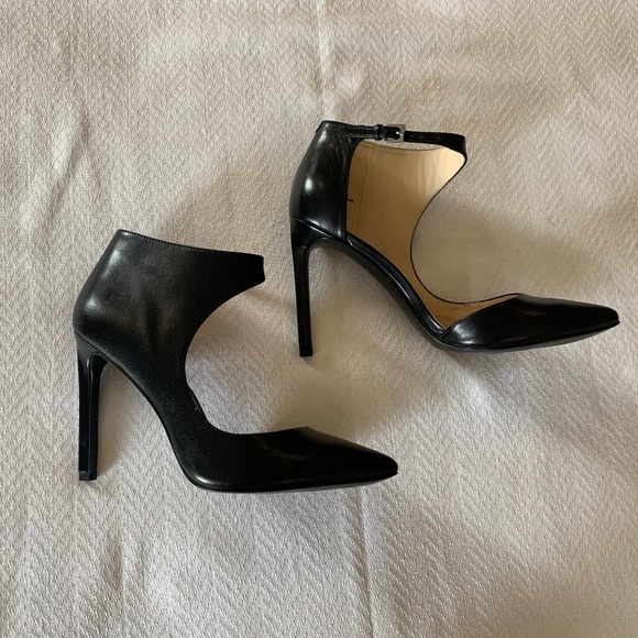 *Sold* Nine West High Heels, Black - Picture 5 of 10